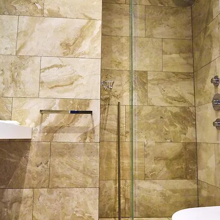 The Luxe Bnob On Singel Guest house